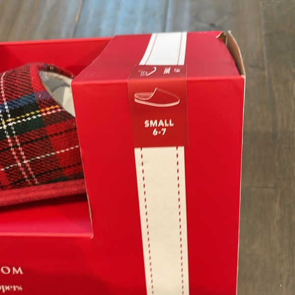 Club Room Men Slippers size(S 6-7 ) - Picture 5 of 6